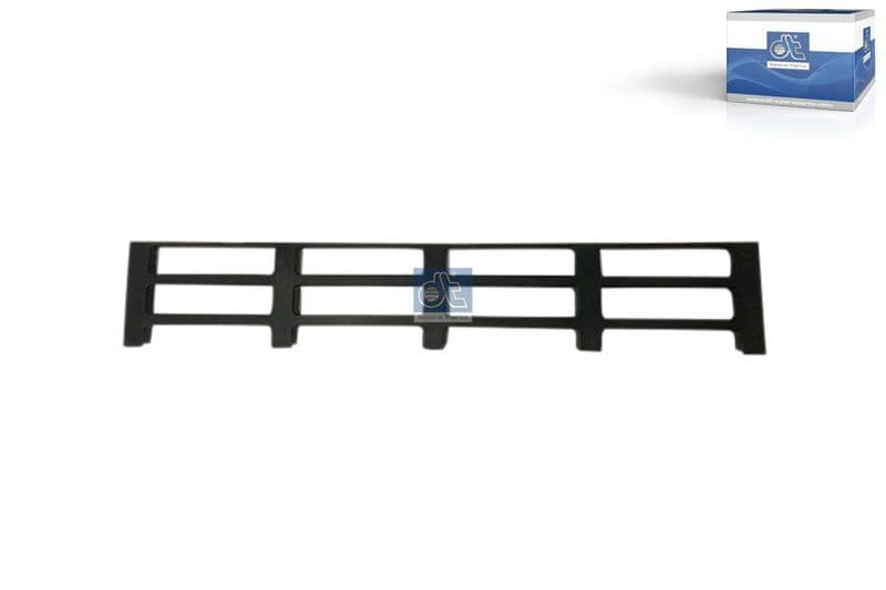 Montaj grila radiator DT Spare Parts 2.71321