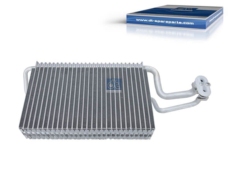 Evaporator, aer conditionat DT Spare Parts 3.82221