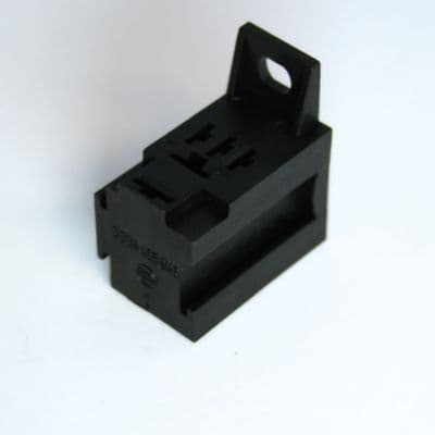 Soclu releu BOSCH 3 334 485 045
