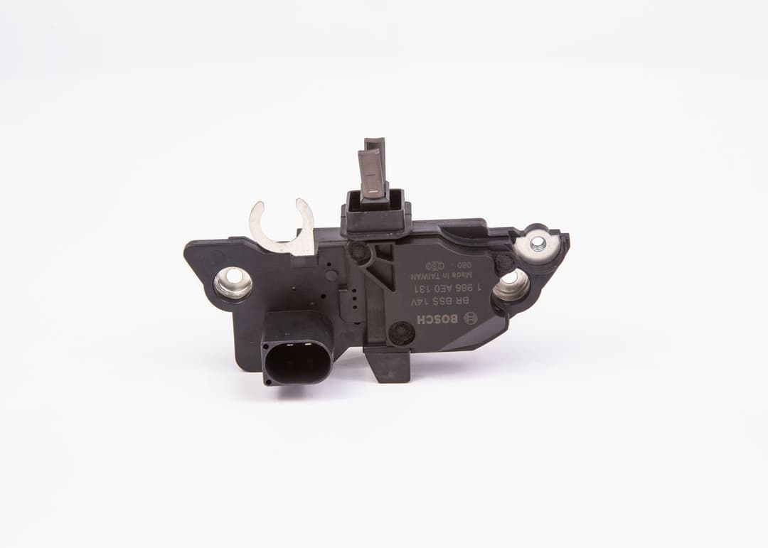 Regulator, alternator BOSCH 1 986 AE0 131