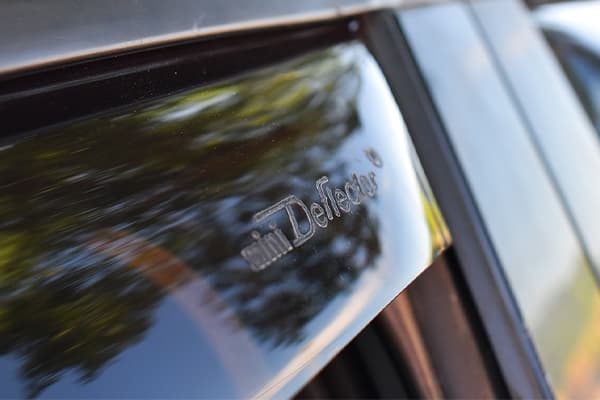 Set Paravanturi Fataspate Farad Pentru Dacia Duster (2014-2018)