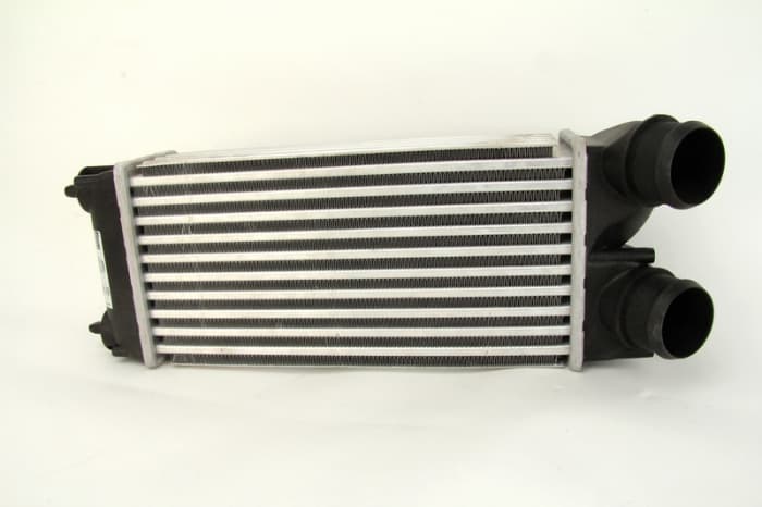 Intercooler CITROEN BERLINGO, C4, C4 I; PEUGEOT 3008, 308 I, 308 SW I, 5008, PARTNER, PARTNER TEPEE 1.6D dupa 2004
