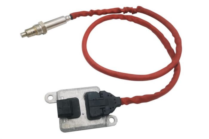Senzor NOx potrivit BMW 1 (F20), 1 (F21), 2 (F22, F87), 2 (F23), 3 (E90), 3 (F30, F80), 3 (F31), 3 GRAN TURISMO (F34), 4 (F32, F82), 4 (F33, F83), 4 GRAN COUPE (F36) 2.0D 3.0D 09.06-