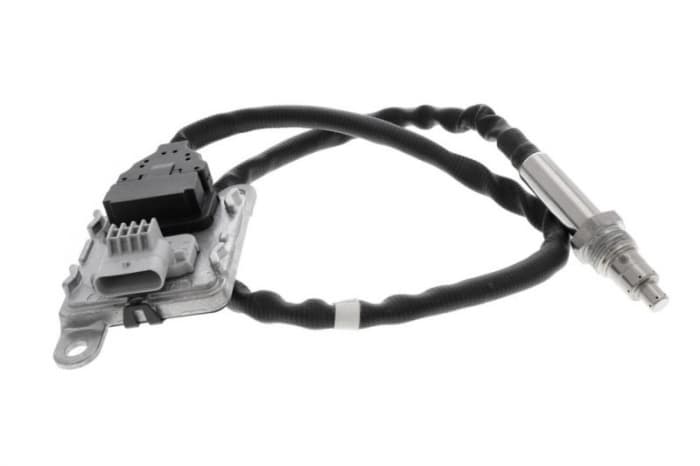 Senzor NOx potrivit FIAT TALENTO; NISSAN INTERSTAR, NAVARA NP300, NV300, NV400; OPEL MOVANO B, VIVARO B; RENAULT MASTER III, TRAFIC III 1.6D 2.3D 02.10-