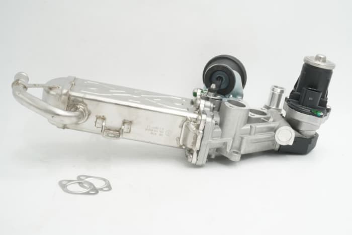 Supapa EGR (modul cu radiator) potrivit AUDI A3, Q3, TT; SEAT ALHAMBRA, ALTEA, ALTEA XL, IBIZA IV, LEON; SKODA OCTAVIA II, SUPERB II, YETI; VW BEETLE, CADDY III, CADDY III MINIVAN 1.6D 2.0D 05.03-12.2